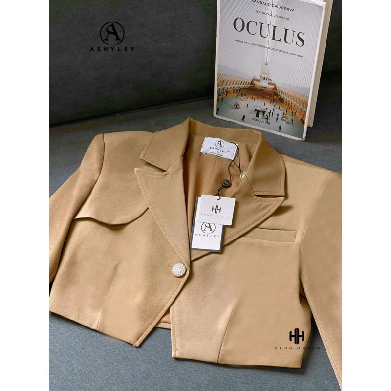 Set váy nữ 3 chi tiết gồm áo hai dây croptop mix chân váy xếp ly kèm áo khoác vest màu be, nâu, đen