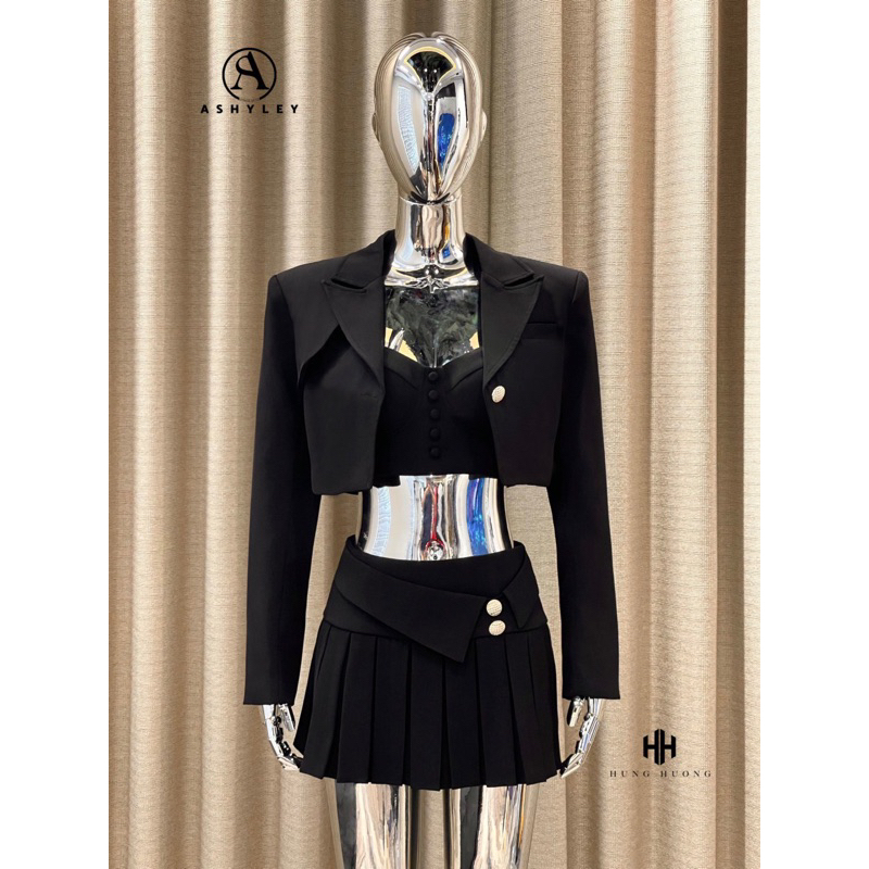 Set váy nữ 3 chi tiết gồm áo hai dây croptop mix chân váy xếp ly kèm áo khoác vest màu be, nâu, đen