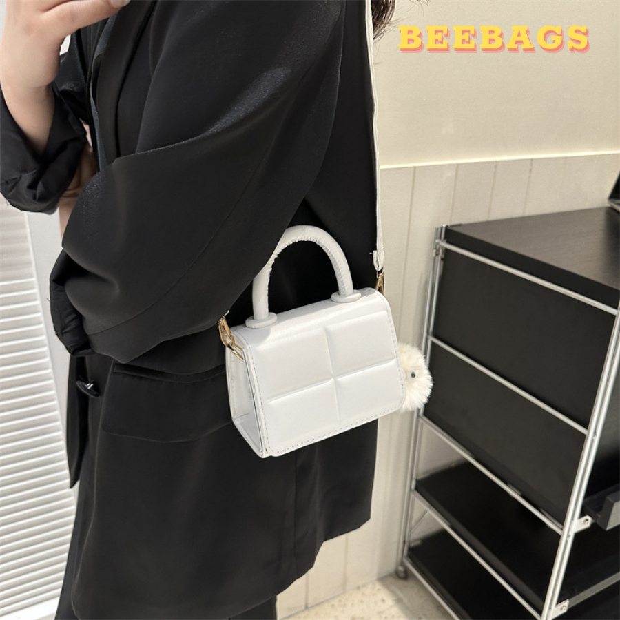 Túi Da Vuông Mini Cầm Tay Kèm Móc Khóa Gấu Dễ Thương Màu Hồng, Trắng, Đen | TX185 | Túi Xách Mini Họa Tiết Ô Vuông Xinh