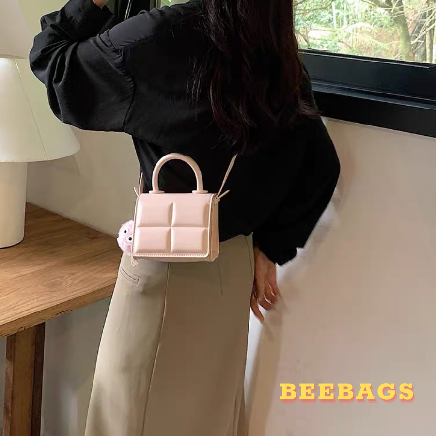 Túi Da Vuông Mini Cầm Tay Kèm Móc Khóa Gấu Dễ Thương Màu Hồng, Trắng, Đen | TX185 | Túi Xách Mini Họa Tiết Ô Vuông Xinh
