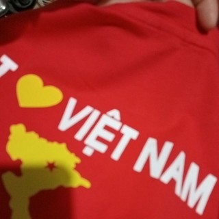 áo cờ đỏ sao vàng chất cotton mịn mát.