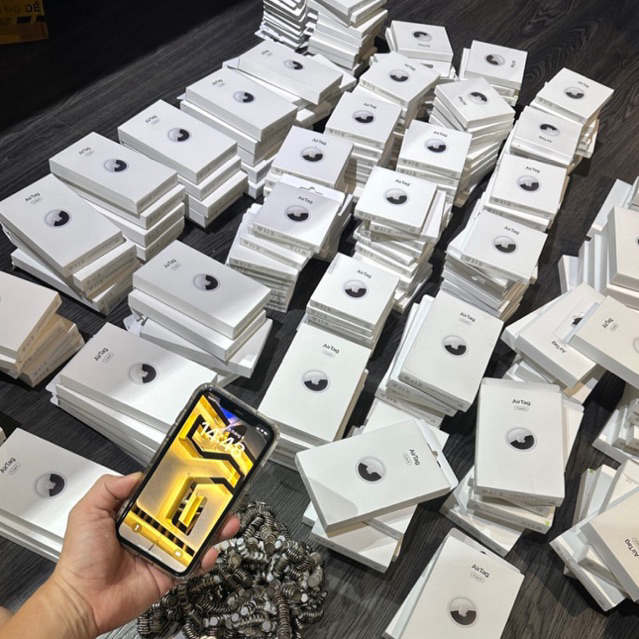 Định vị xe máy ô tô, theo dõi người già trẻ em chống thất lạc bản cắt loa