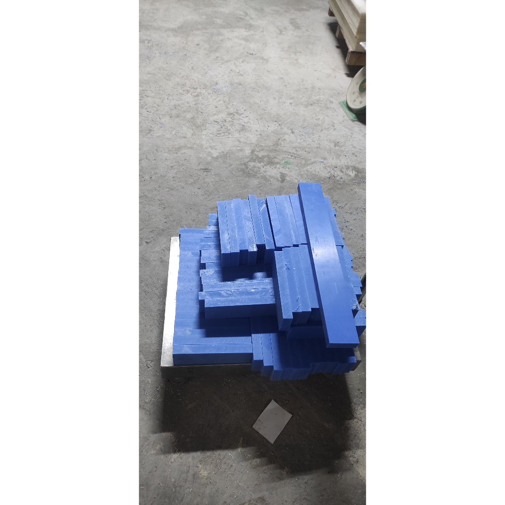 Nhựa MC Hàn Quốc màu xanh 5x60x500mm, 10x30x500mm