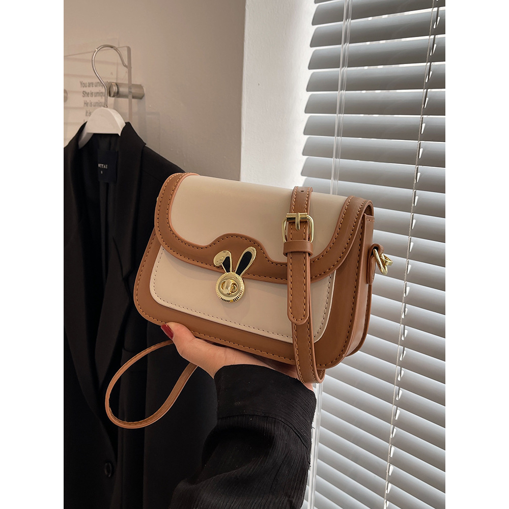 Túi đeo chéo nữ khóa logo xinh xắn, hàng form đẹp loại 1 Thơm Túi - A51