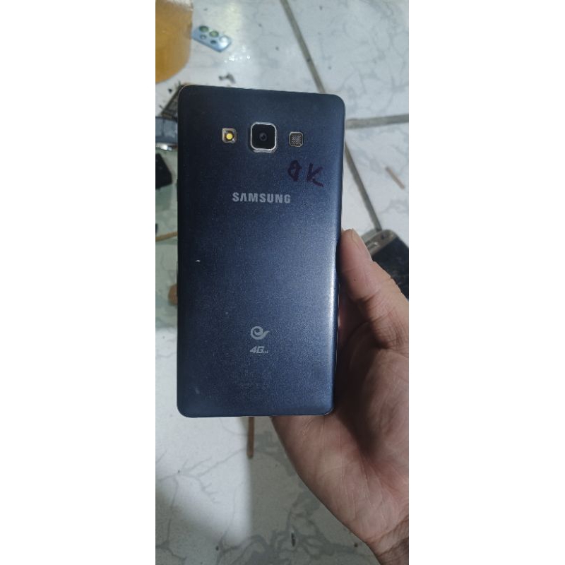 Cụm xác Samsung A700 sống full hư màn hình