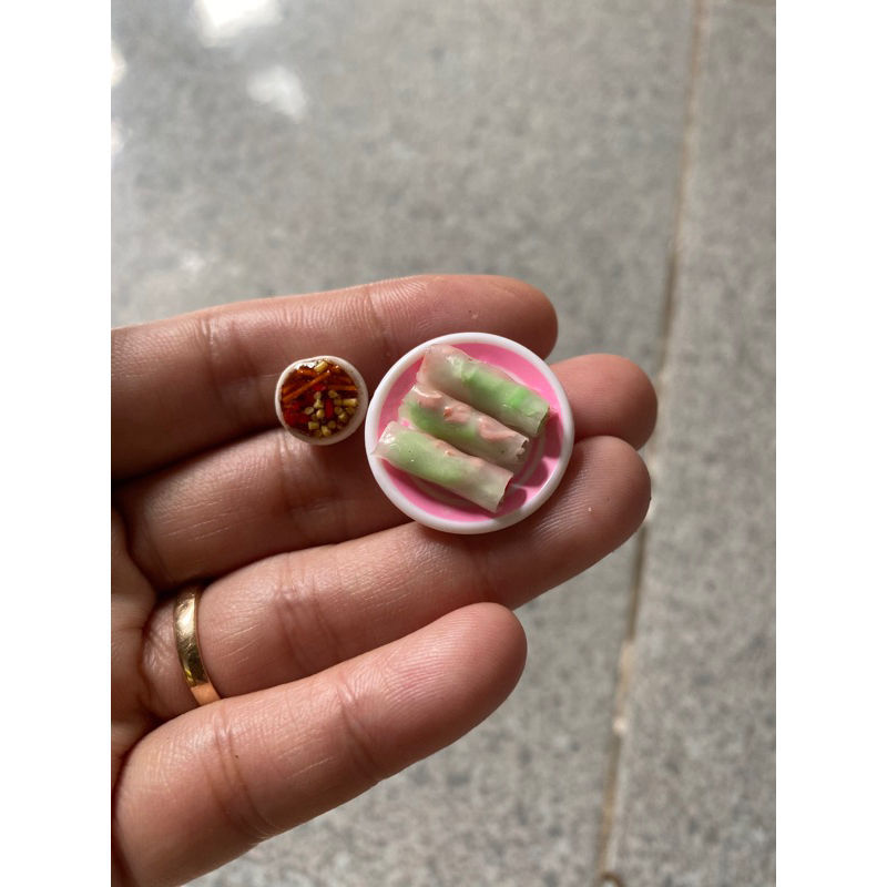 Mô hình dĩa bò bía mini bằng đất sét