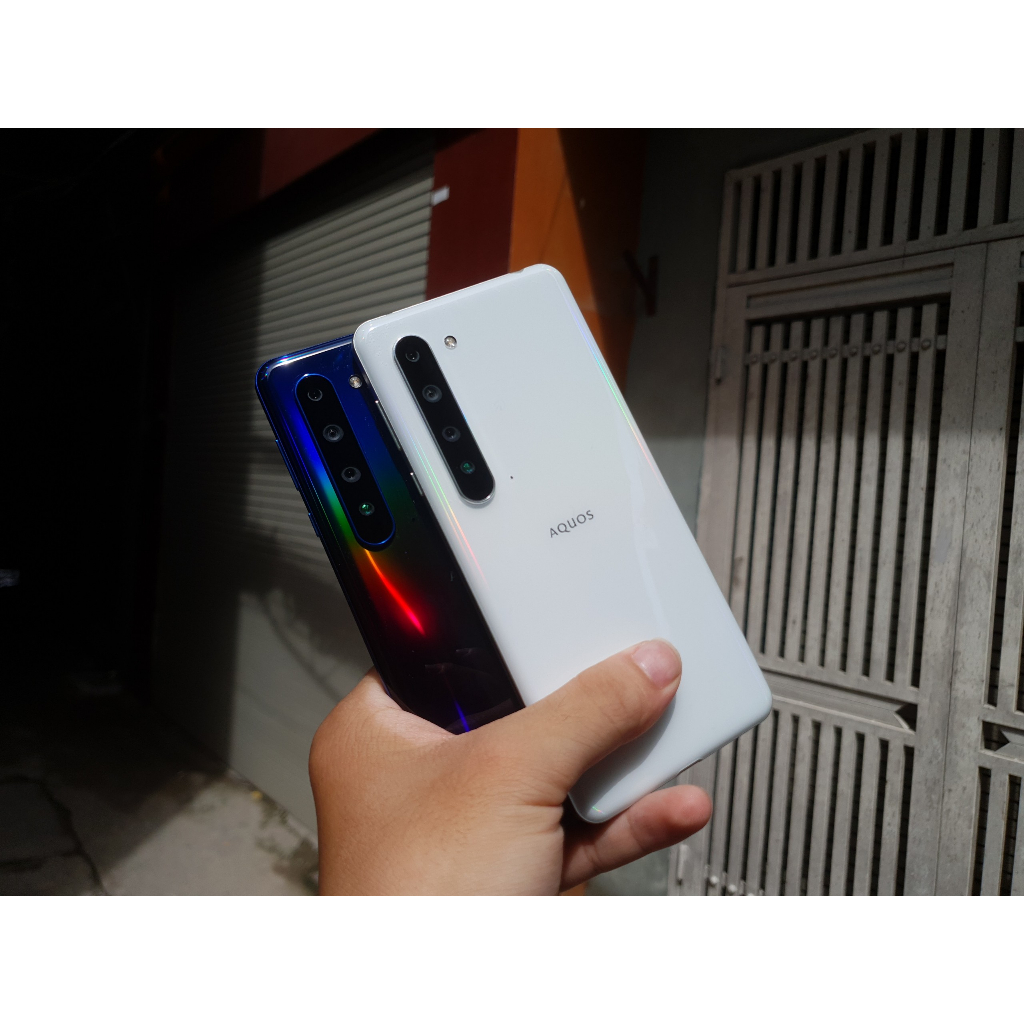 Sharp Aqous R5G: Chỉ 3 Triệu Có Snapdragon 865, 12GB RAM Và Màn Hình 1 Tỷ Màu