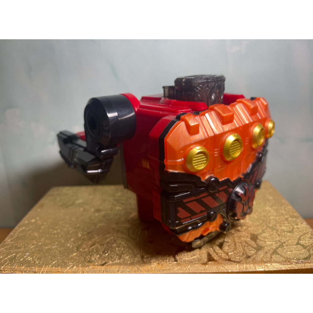 Hiệp sĩ mặt nạ - DX Cross-Z Magma Knuckle & Dragon Magma Full Bottle - Kamen Rider Build Bandai