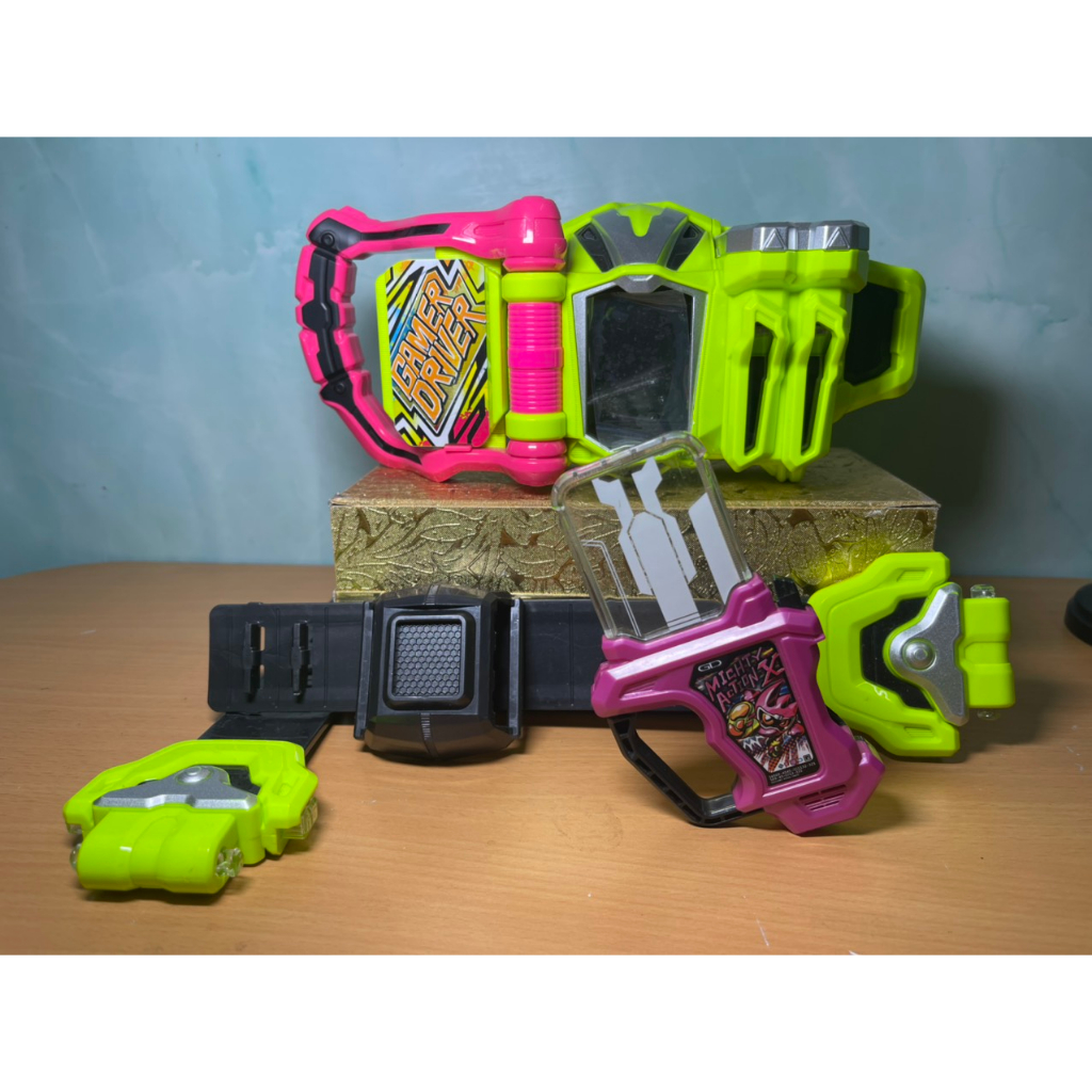 Hiệp sĩ mặt nạ - DX Gamer Driver & Mighty Action X Gashat - Kamen Rider Ex-Aid Bandai