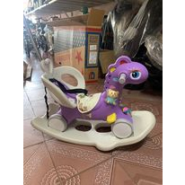 Ngựa bập bênh cho bé 2in1 lại là xe chòi chân tặng kèm :điện thoại gấu có nhạc,có dây đai kéo,có đệm yên ngồi cho bé.