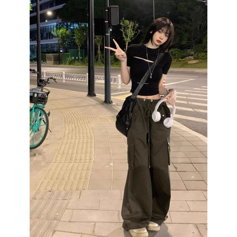 SET ÁO CROPTOP ĐEN KHOÉT NGỰC BỤNG + QUẦN SUÔNG JOGGER TÚI HỘP
