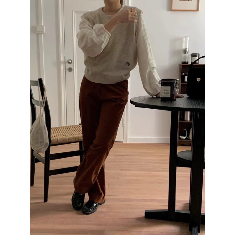 KAYY. Áo gile len thêu QS _ Gtqs