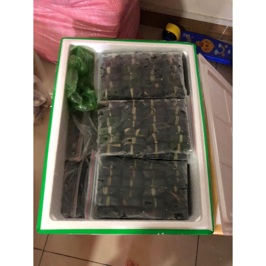 Bánh lọc,bánh nậm, bánh ít sống về hấp.