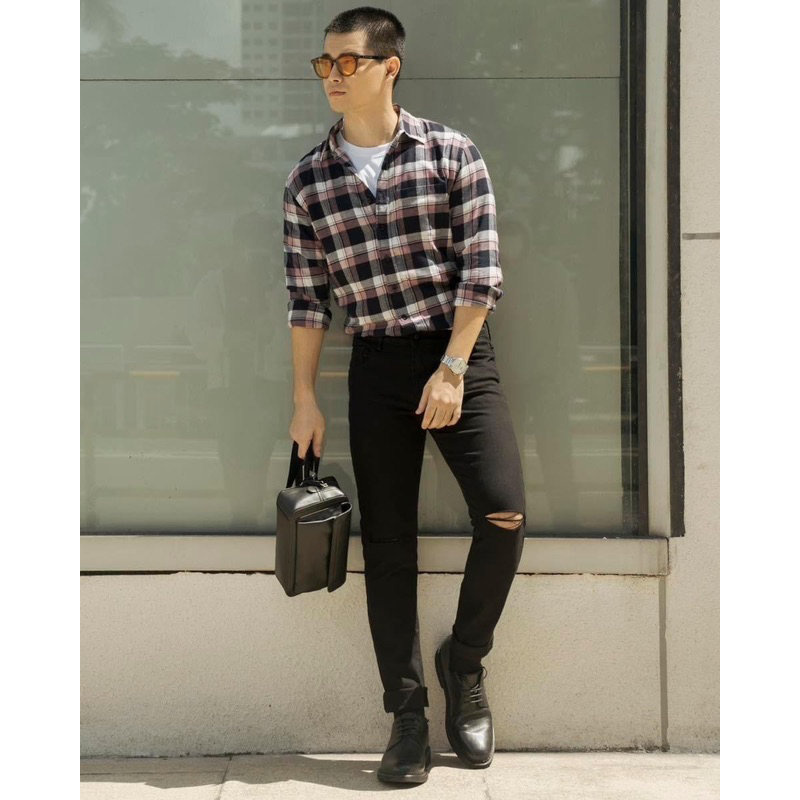 QUẦN JEANS DEFOXX - MÀU ĐEN - FORM SLIMFIT - RÁCH & TRƠN