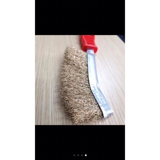 bàn chải sắt chà rỉ sét