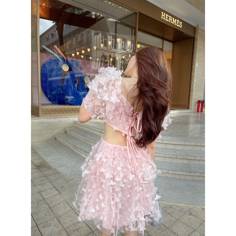 Váy hở eo hoạ tiết nổi