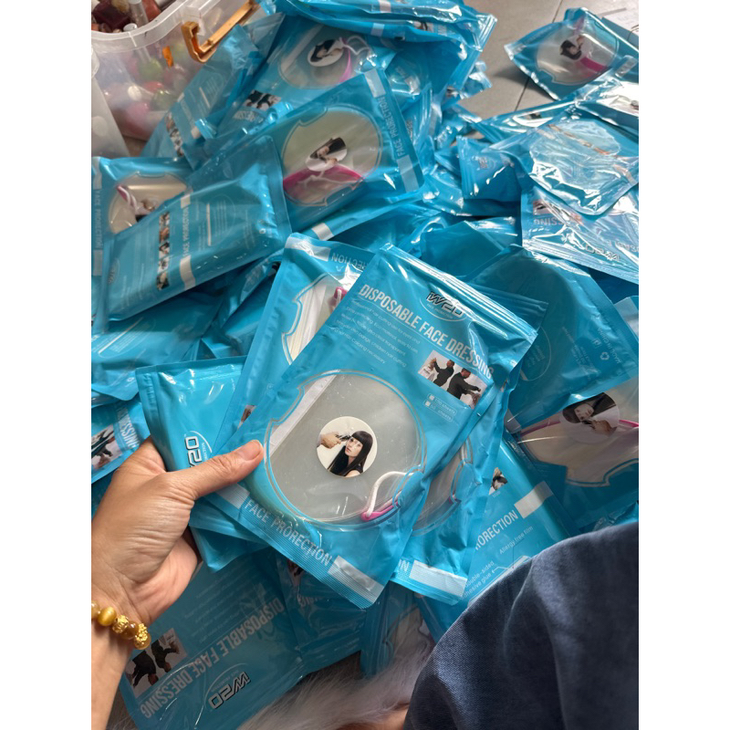 Miếng dán che mặt khi làm hoá chất 1 bịch 50miếng   , và bao chùm Nivlon khi nhuộm tóc