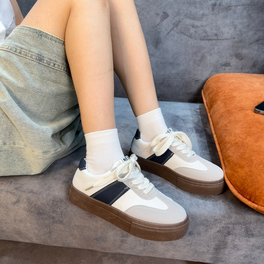 Giày thể thao nữ đế nâu viền kẻ Vooley-3625