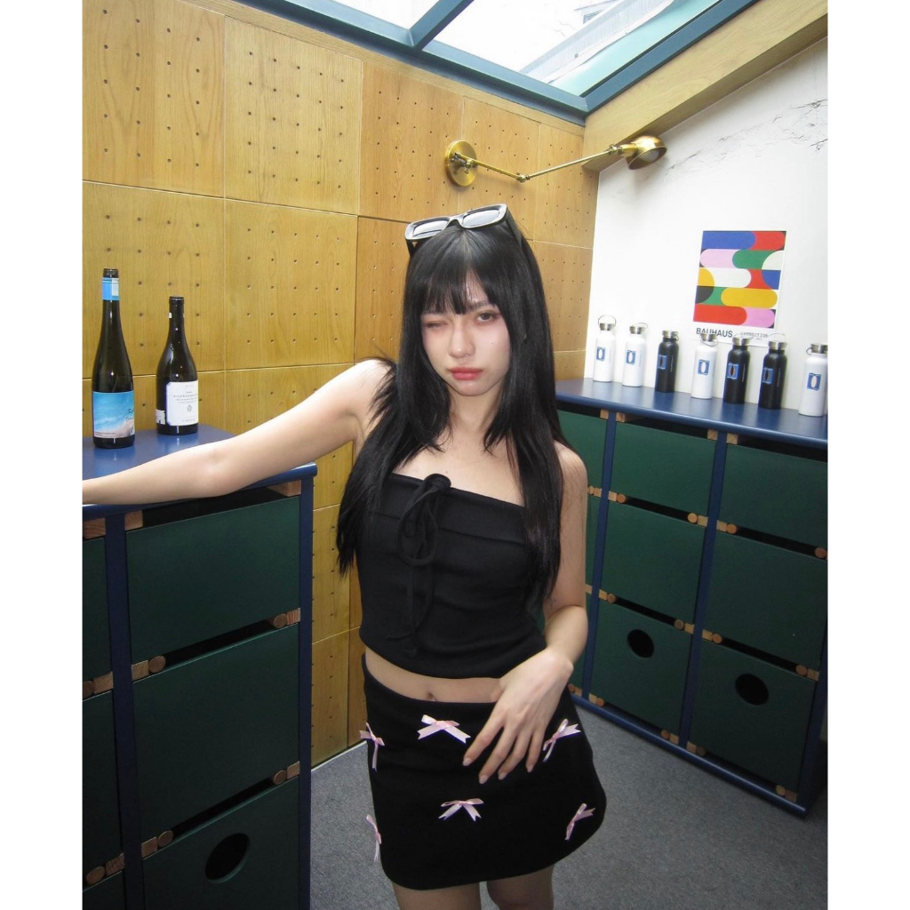 Chân váy chữ A đính nơ hot trend phong cách y2k