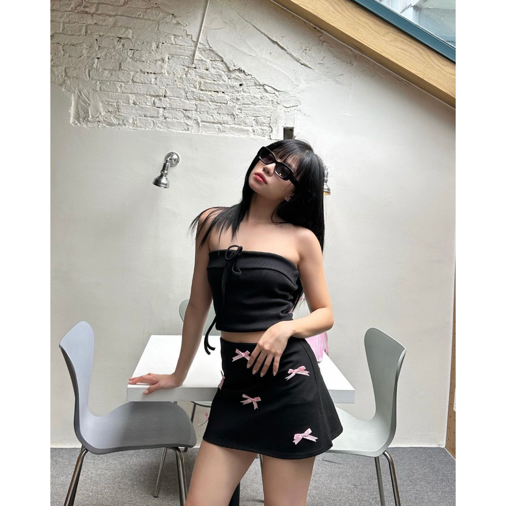 Chân váy chữ A đính nơ hot trend phong cách y2k