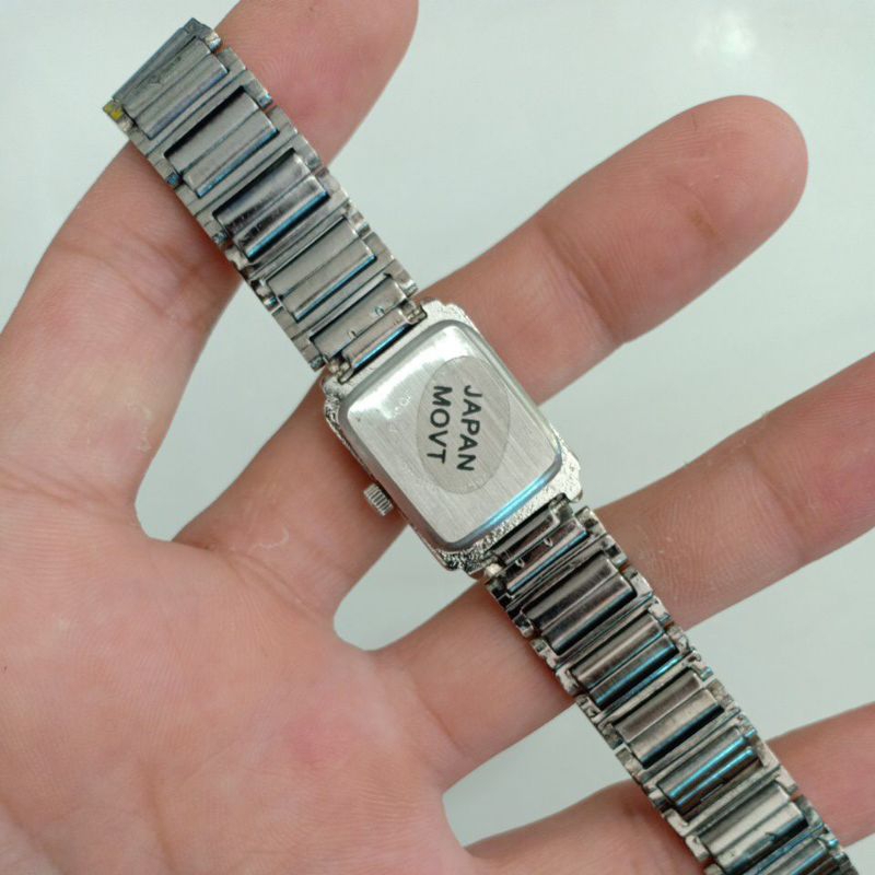 Đồng hồ nữ si nhật dạng tank vuông hiệu VITAROSO si đen