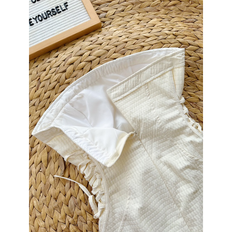 Đầm cúp ngực đan dây eo