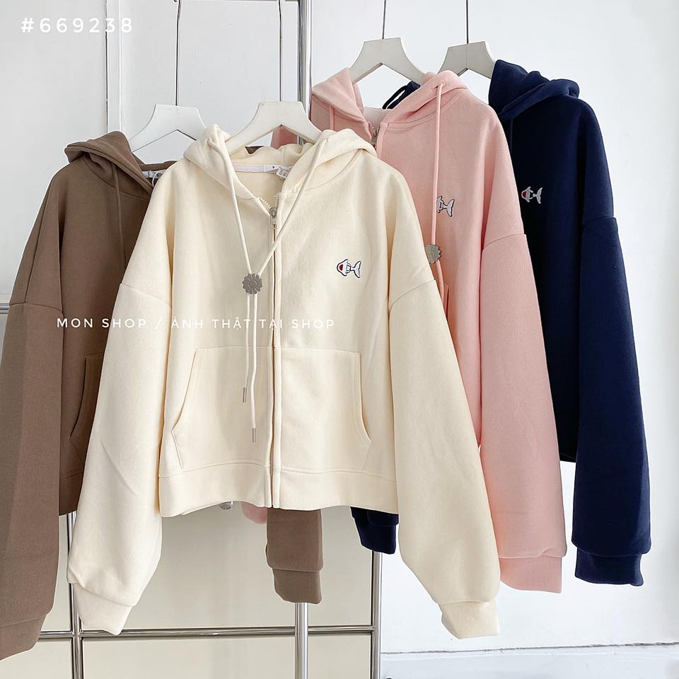 Khoác crop da cá thêu con cá 669238