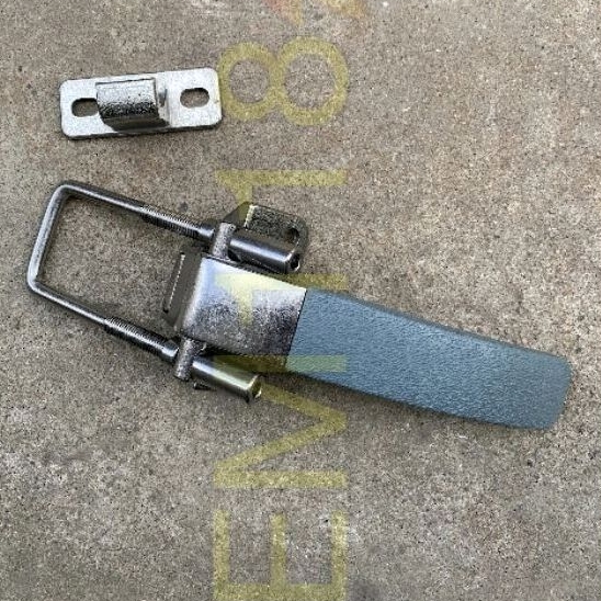 EM118 - Tay khóa tủ cơm công nghiệp