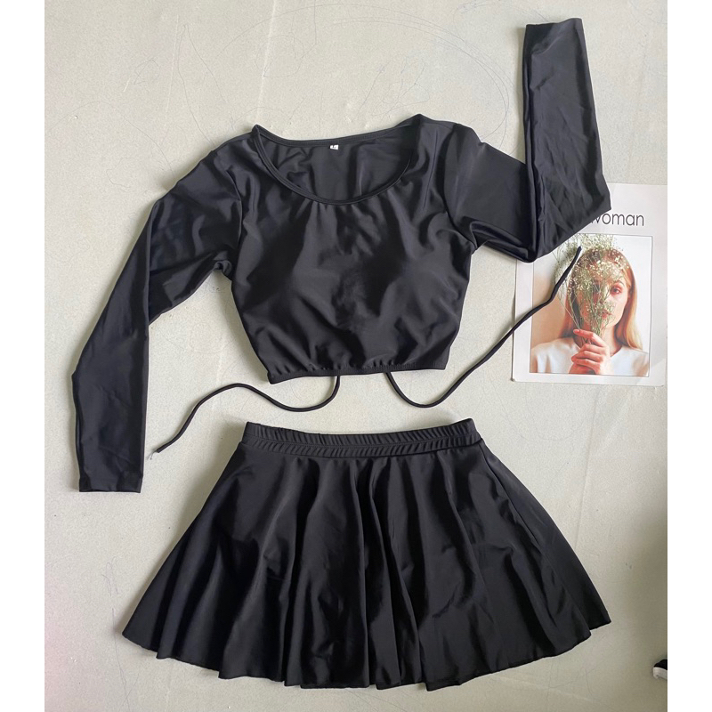 Đồ bơi kín đáo bikini 2 mảnh tay dài croptop phối váy bơi xòe màu đen phong cách hàn quốc đi biển