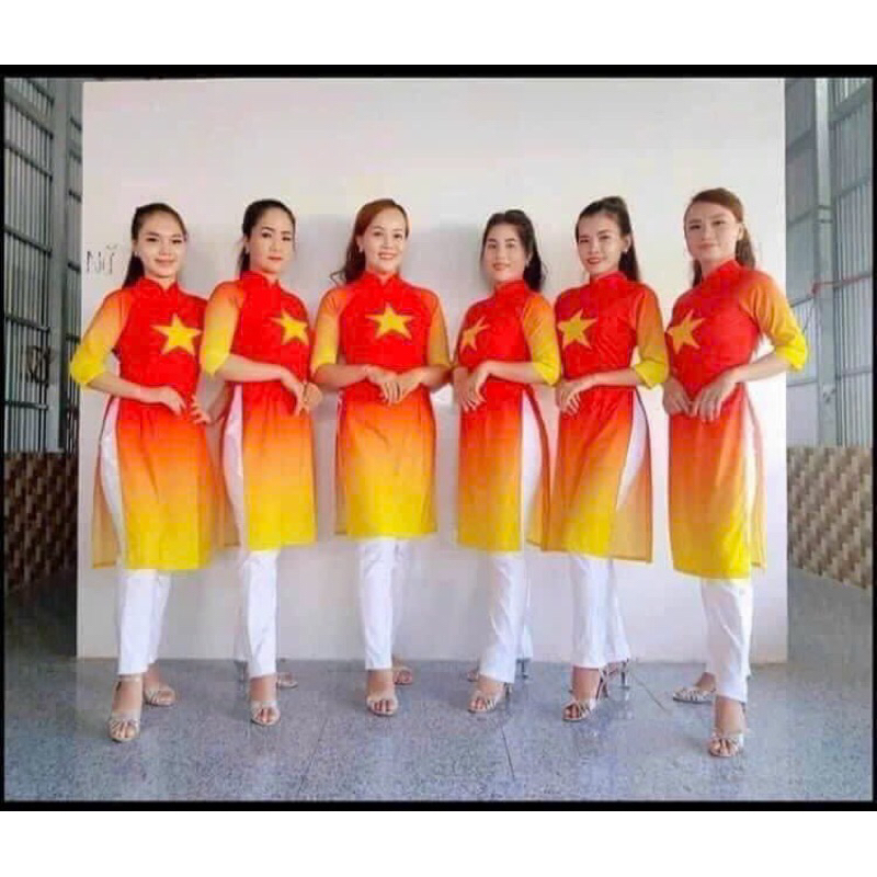 Áo dài cách Tân nữ in sao vàng