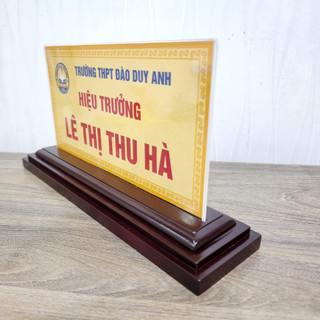 Bảng chức danh mica đế gỗ (12x24cm).