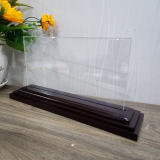 Bảng chức danh mica đế gỗ (12x24cm).