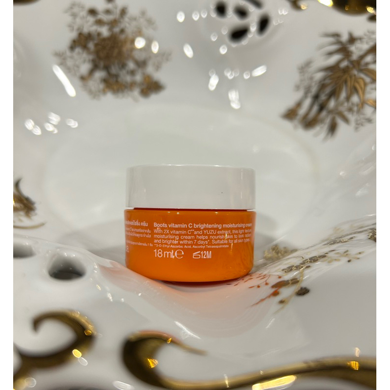 Kem dưỡng ẩm sáng da Vitamin C Boots