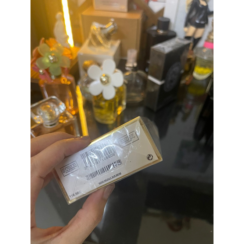 Nước Hoa Đấu Giá