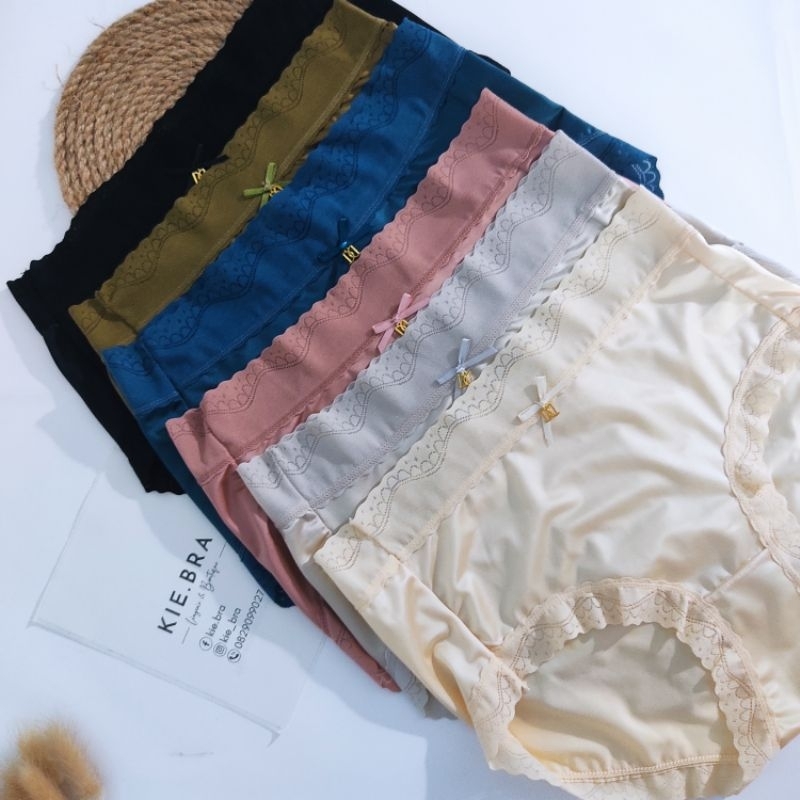 Quần lót nữ chất lụa satin mềm mịn phối ren ôm mông