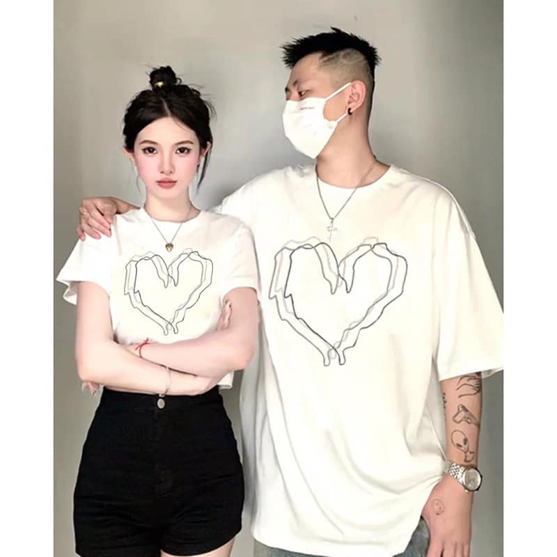 Áo phông đôi IAAG in trái tim to chất liệu cotton 2 chiều