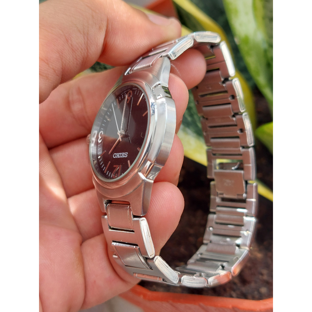 Đồng hồ nam Seiko mặt đen chạy pin hàng Si