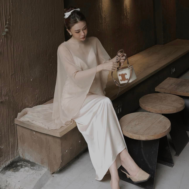 𝐕𝐄𝐍𝐔𝐒𝐀 𝐒𝐄𝐓 Đầm hai dây lụa phối áo tơ xuyên thấu - TKCC Ashley