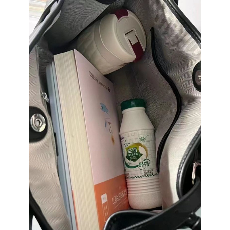 Túi xách da đen bigsize đựng cả thế giới