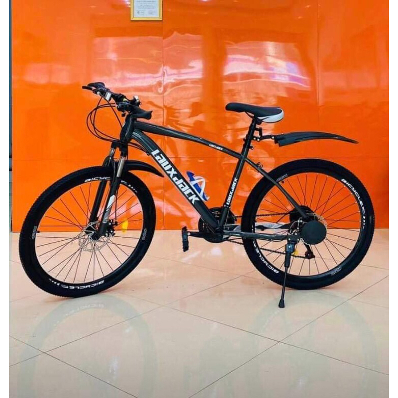 Xe đạp ngoài trời Laux Jack có giảm sốc, kèm chắn bùn, còi, đèn phản quang, bánh 26inch, 21 tốc độ