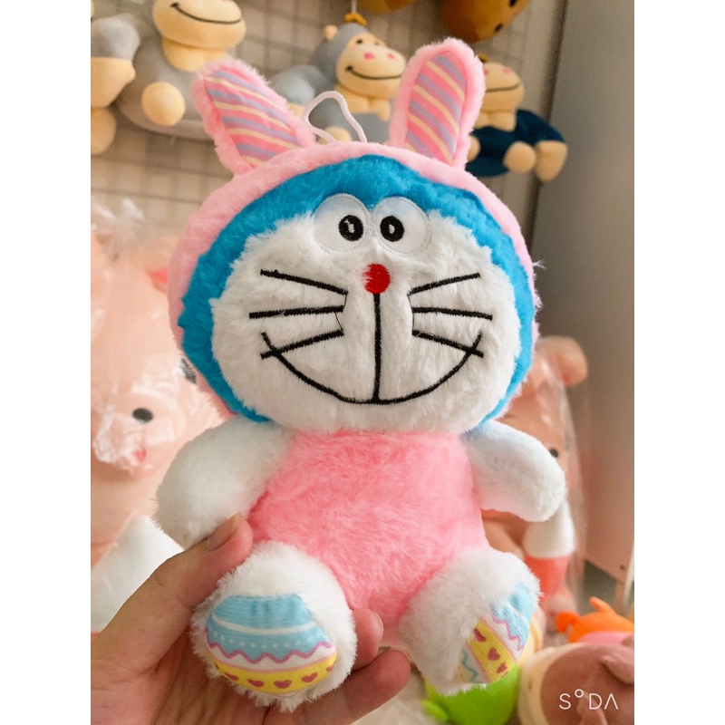 Gấu bông Doraemon cosplay Thỏ hồng. Bên ngoài ngọt lịm, bên trong ấm áp lắm nha