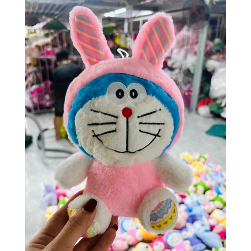 Gấu bông Doraemon cosplay Thỏ hồng. Bên ngoài ngọt lịm, bên trong ấm áp lắm nha