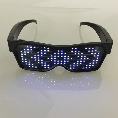 Kính Led 3D chạy chữ kính đi bar, Pub Karaoke đi sinh nhật.