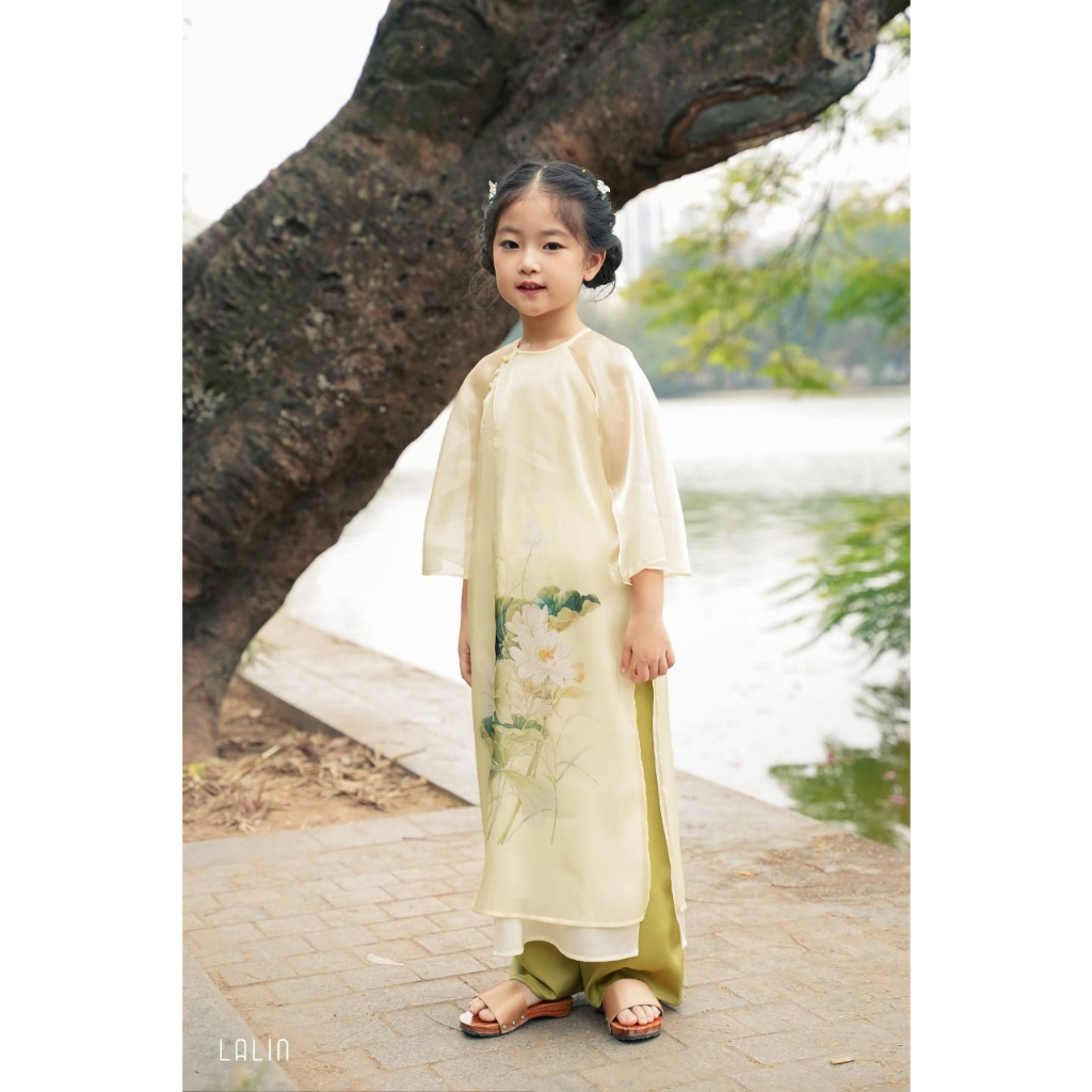 Áo dài cho mẹ và bé họa tiết hoa đính kết cao cấp