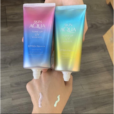 Kem chống nắng Sunplay Skin Aqua Tone Up UV Essence Lavender nâng tông, kiềm dầu dành cho mọi loại da