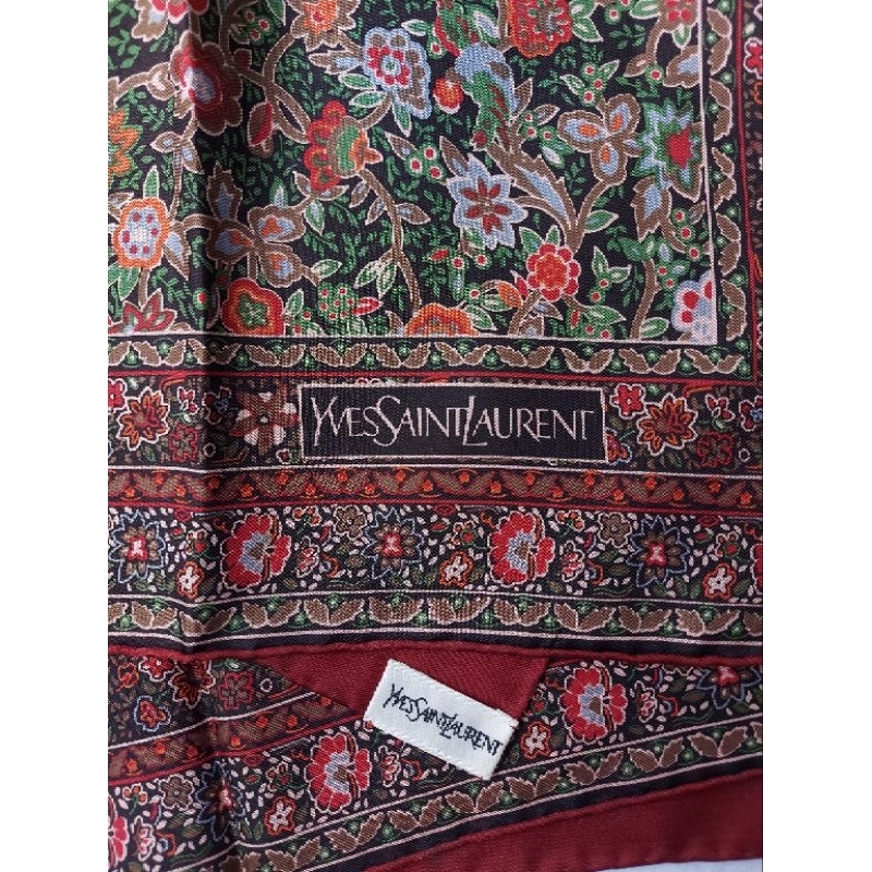 Khăn lụa YSL