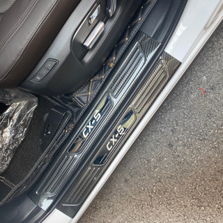 Ốp bậc cửa, nẹp bước chân xe Mazda CX5 2023 2024, 2018 đến 2024 Mẫu CARBON