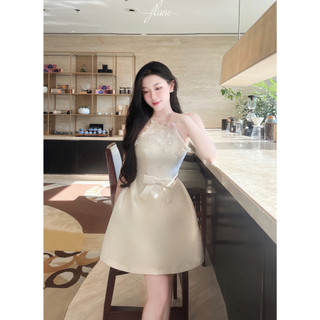 Đầm kem cổ yếm đính hoa 3D  (Chất liệu tafta đứng form co dãn cực nhẹ, có mút ngực, chiều dài 82cm)