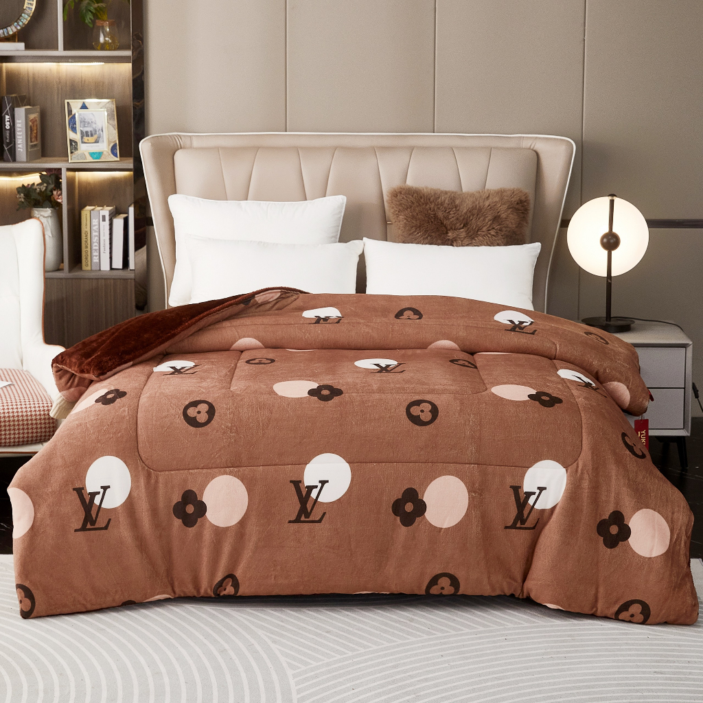 Chăn Nỉ Lông Cừu YUKI Siêu Ấm  Mền YUKI Dày Mịn, Kèm Túi Xách, Kích Thước 2mx2m3, Nặng 4kg - Hàng Xuất