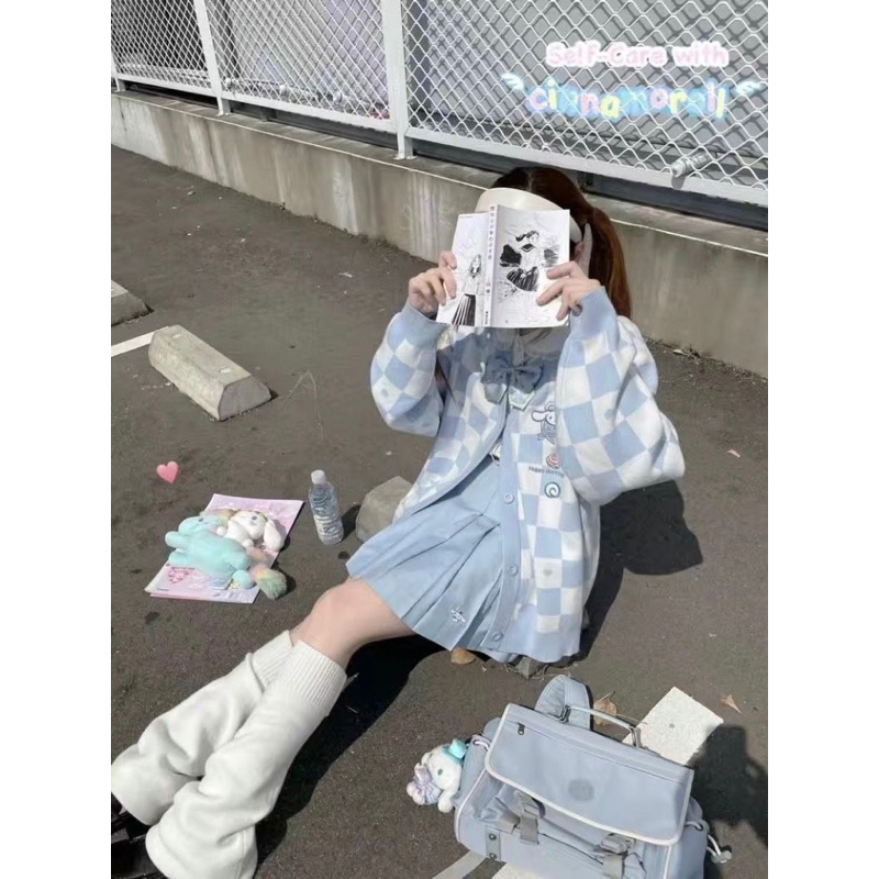 Khoác len thêu phong cách Lolita